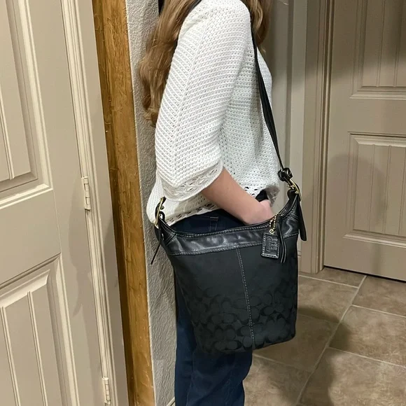 Vintage Coach Shoulder Bag Black Leather